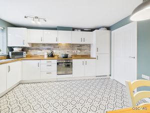 Photo 11- click for photo gallery